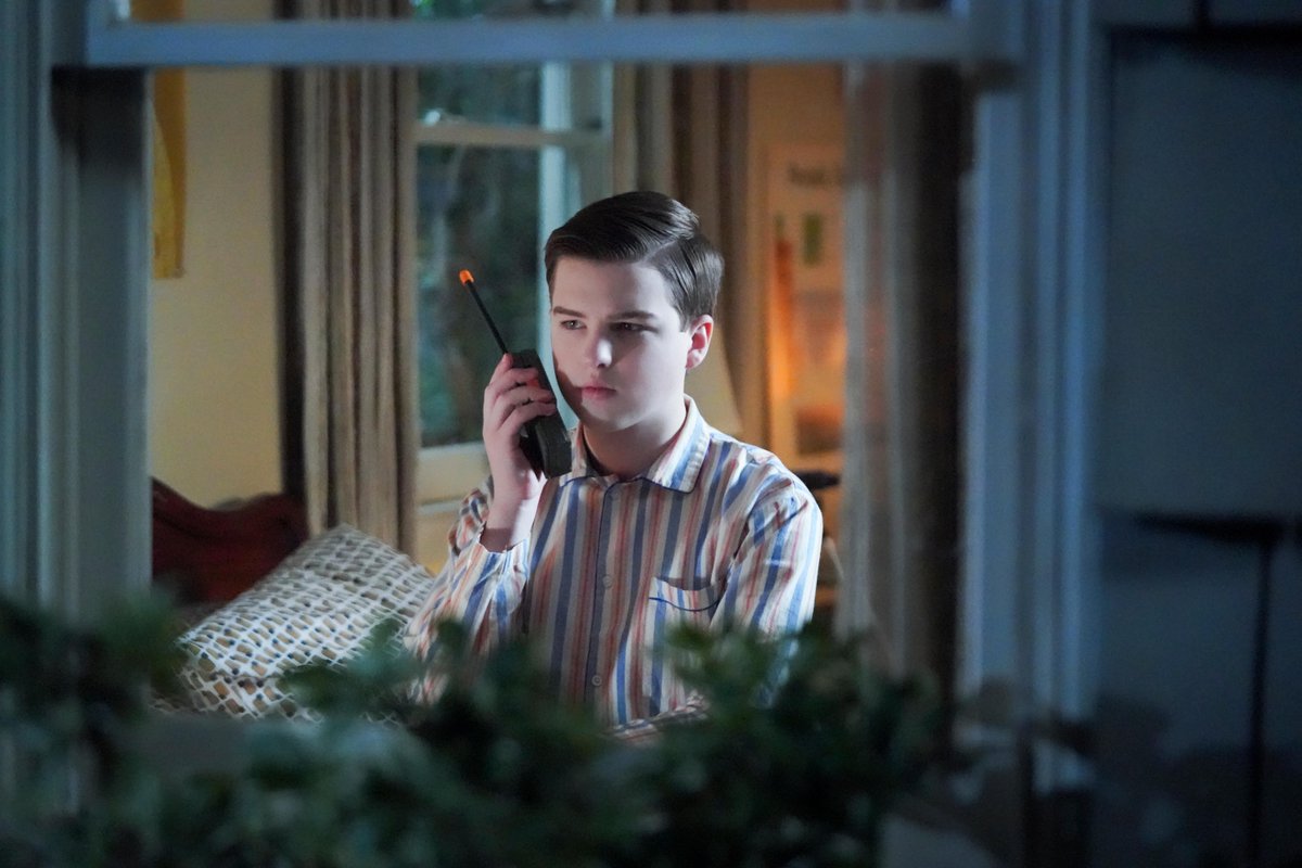 We're gonna need to chat via walkie talkie after that #YoungSheldon cliffhanger— if you missed it, catch up right here: spr.ly/60113FUjJ