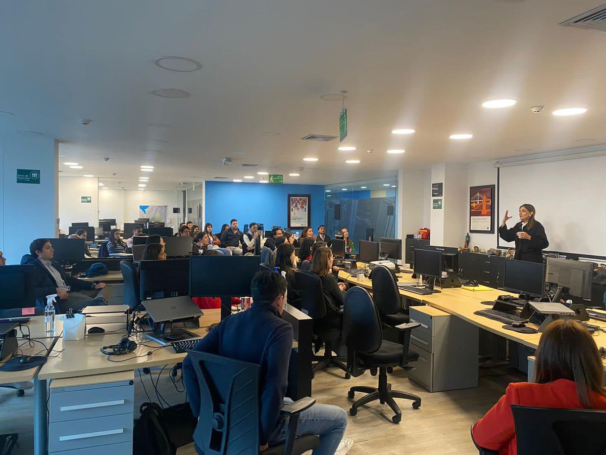 orozco_angela's tweet photo. Ayer tuvimos una muy productiva mañana con @Steer_Group Colombia y su equipo de trabajo. Conversamos de experiencias, visiones y empoderamiento en nuestro diario vivir. #IWD23 https://t.co/oPdRZxAyc2