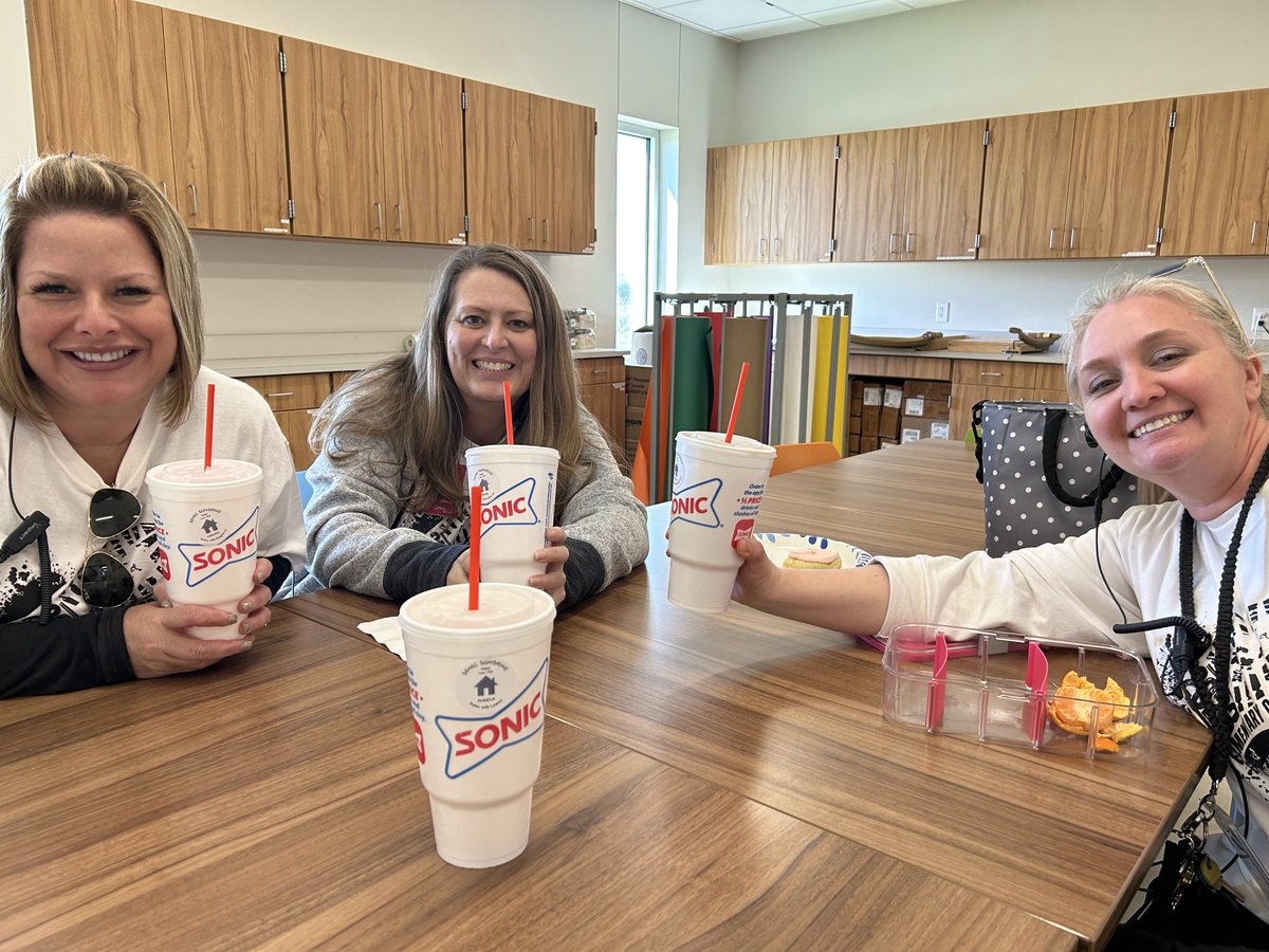 Thank you SO much ⁦@FamiLeePTO⁩ for our Sonic drinks today!! #rjlyear9