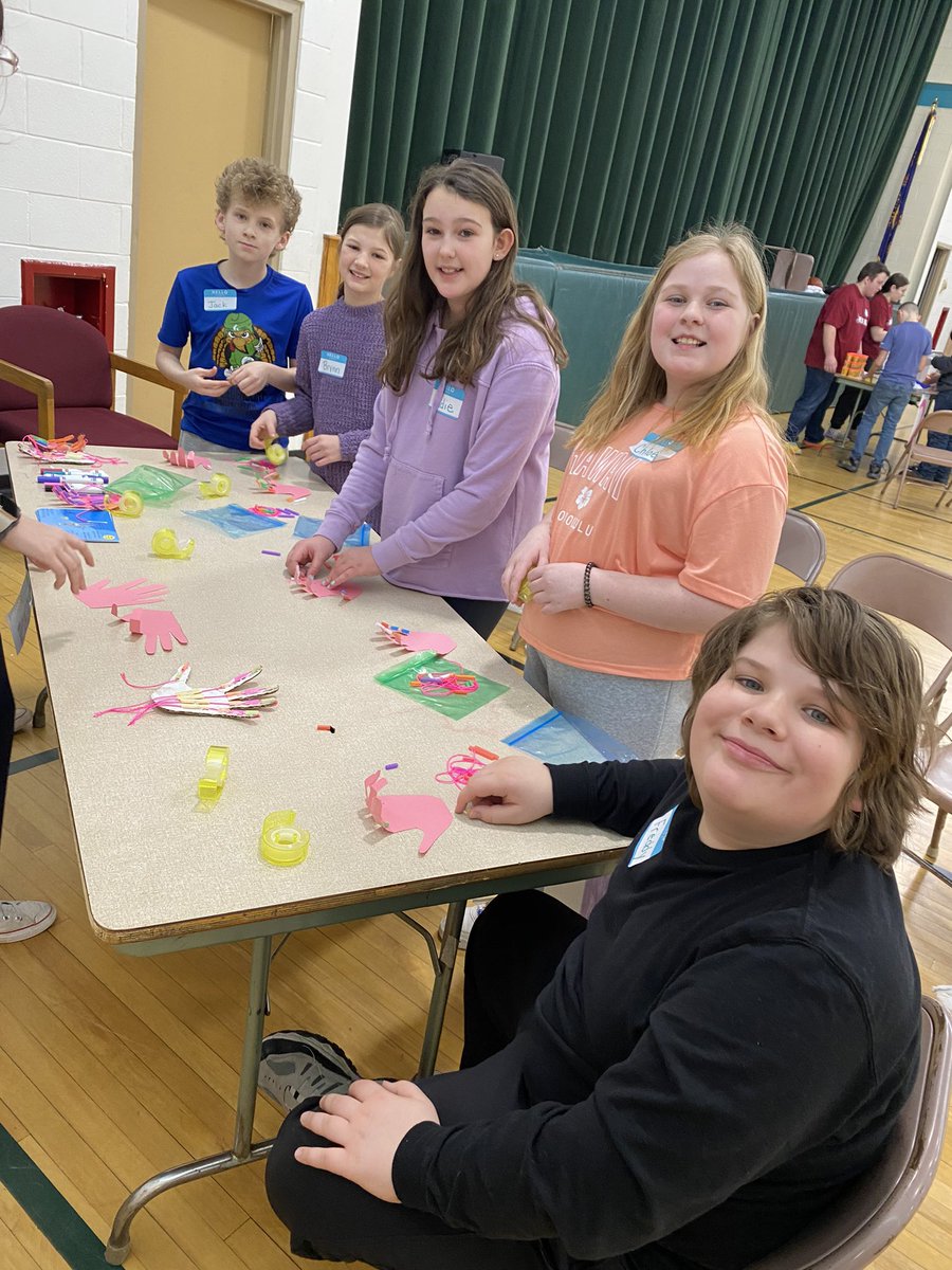 vreyome87's tweet photo. Wow!  Thanks to the BOCES New Vision Health/Education students our 5th grade students got an amazing experience and learned all about the human body! https://t.co/1meQysBPcf