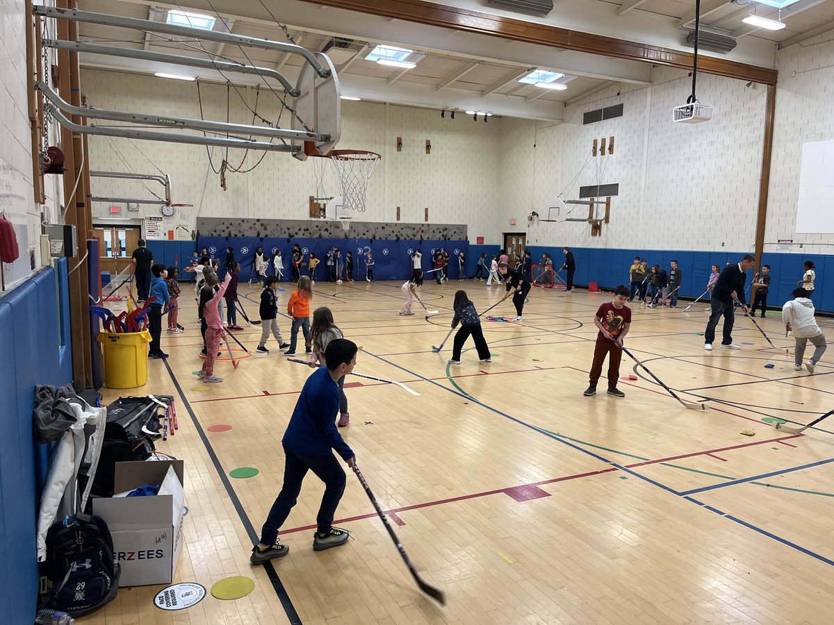 Thank you <a href="/BuffaloSabres/">Buffalo Sabres</a> for coming to Heritage Heights today! Let’s Go Buffalo!