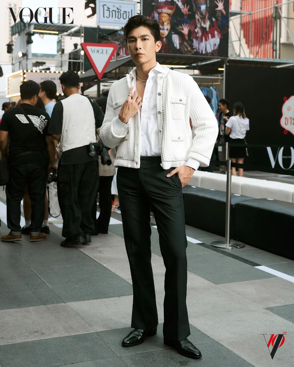 MSuppasitLatino's tweet photo. Actualización en IG con @MSuppasit ☀️
📆 10/03/2023
IG: voguethailand
No olvides dar like, comentar y compartir la publicación 💖
👉🏻 https://t.co/TOpnHTWjR5
👉🏻 https://t.co/rY07mM0AKd
👉🏻 https://t.co/Egzf3O4Ewy
👉🏻 https://t.co/8fDzJHg5YQ
#Vogue10thFestxMew #MewSuppasit #MSSL https://t.co/YfHM4HzI15