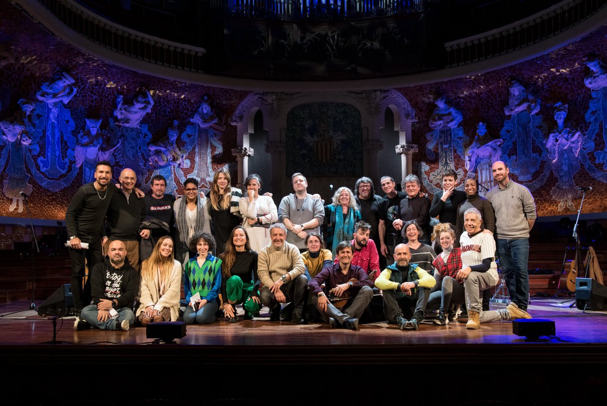 Falsterbo_'s tweet photo. Les nits màgiques, van néixer per ser reviscudes una vegada i una altra, com la de l'últim concert al Palau de la Música.🤩🐉⁣

#paf #pafeldracmagic #falsterbo #folk #instafolk #musicafolk https://t.co/peLu69peuU