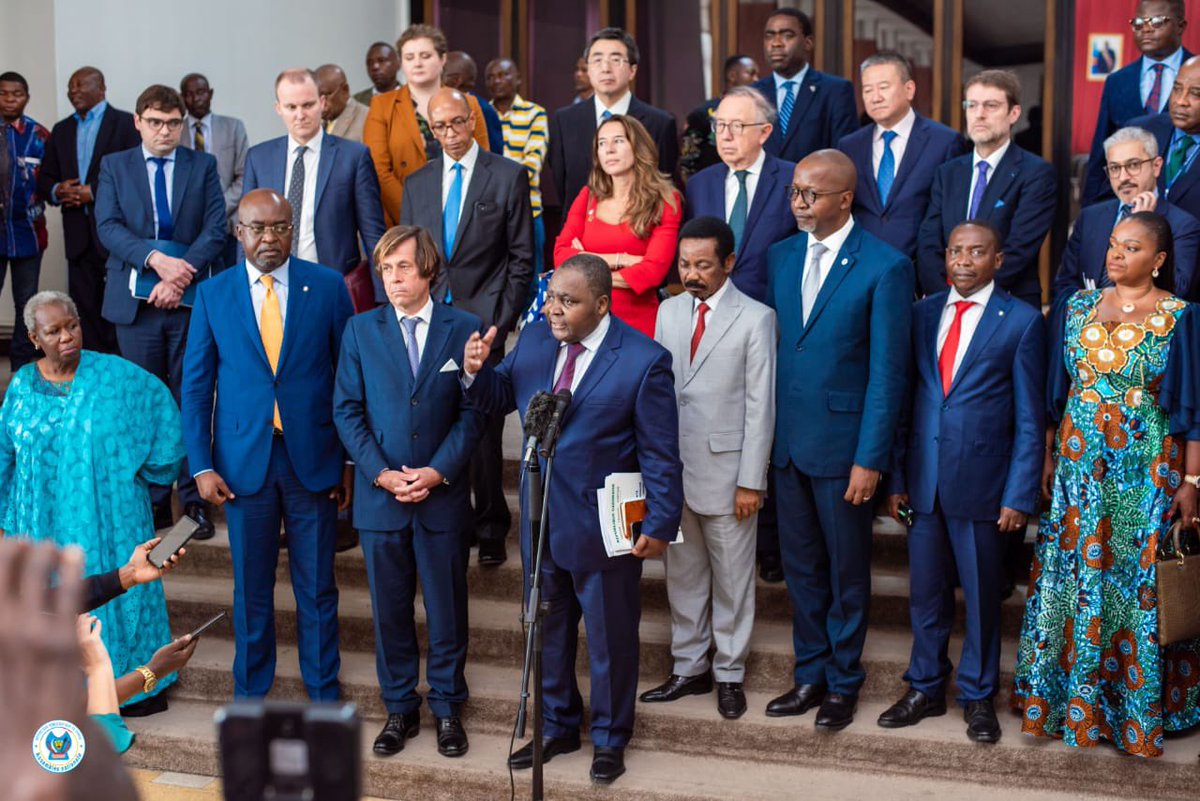 KanyindaPat's tweet photo. L’hon. pdt @CMbosoNkodia à la délégation du Conseil d sécurité de 🇺🇳:

1. L’ONU a des preuves irréfutables de l’agression rwandaise. Le peuple congolais attend de vs des sanctions à son encontre. 
2. Si vs ne ns soutenez pas, coe l’Ukraine, ns serons obligés d’aller voir ailleurs https://t.co/9oeg7kN8qn