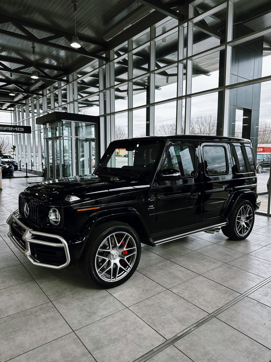 JoeW6_'s tweet photo. Obsidian Black / Classic Red G63 without a Night Package https://t.co/nWsAAdbOIe