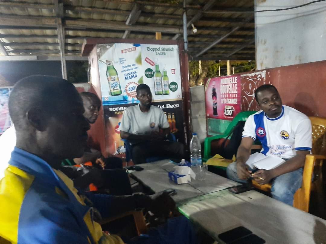 ImperialFC_PB's tweet photo. 🇨🇮|Séance de travail préparatoire du B. Exécutif de #IMPÉRIAL_FC avec le PR N'MANGAI  Judicael pour la participation de nos poulains au Championnat de District dont ils y participeront sous le nom de #VITAL_FC.

@FIFCI_tweet @didierdrogba @RTIOfficiel @SamuelEtoo
#CIV225 https://t.co/wASgyLwwO9