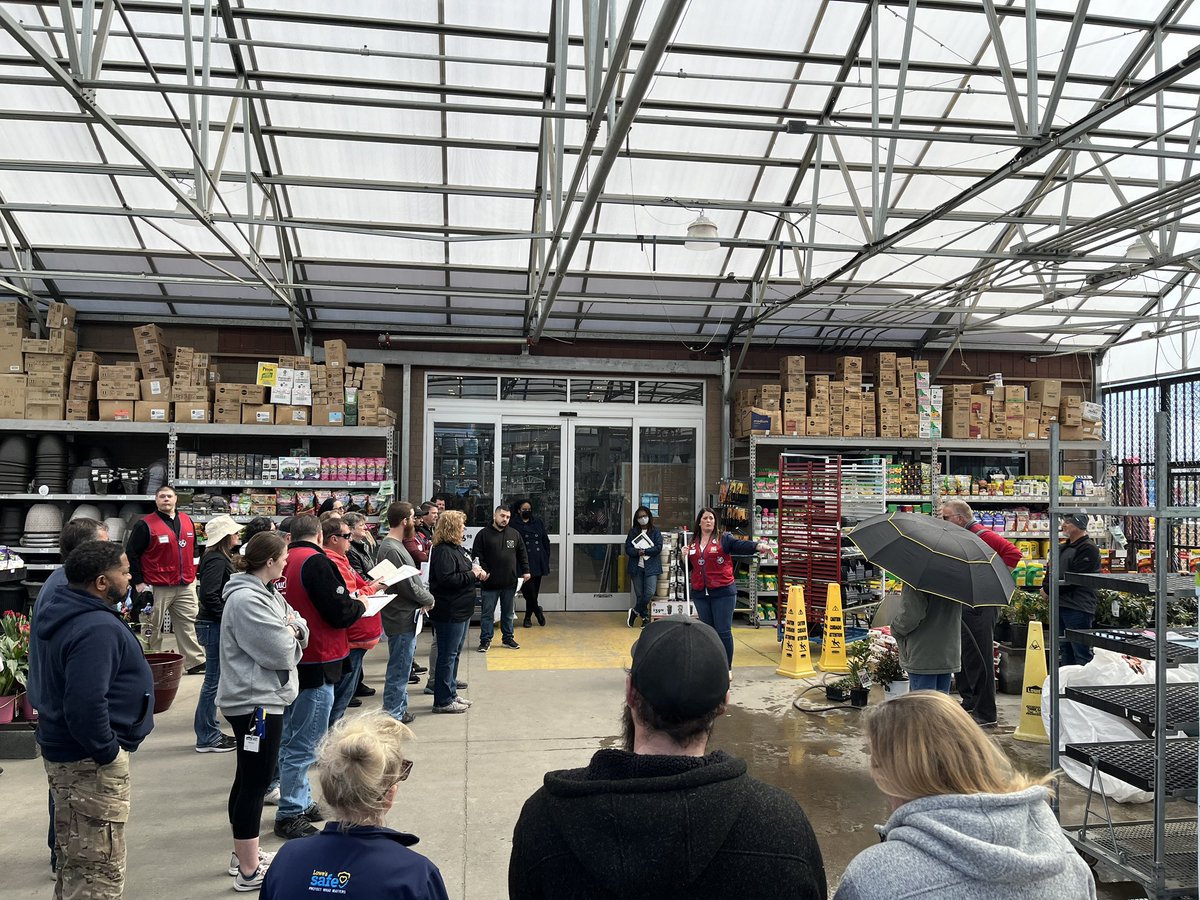 LBishPlants's tweet photo. What an awesome day training our teams and gearing up to #WINSPRING in D899 Richmond and D811 VA beach !! Thank you all for your participation and questions! Let’s get it!! @Lowes @LowesCareers @BenitoKomadina @BlueBoxR1 https://t.co/0zyAJc5aml