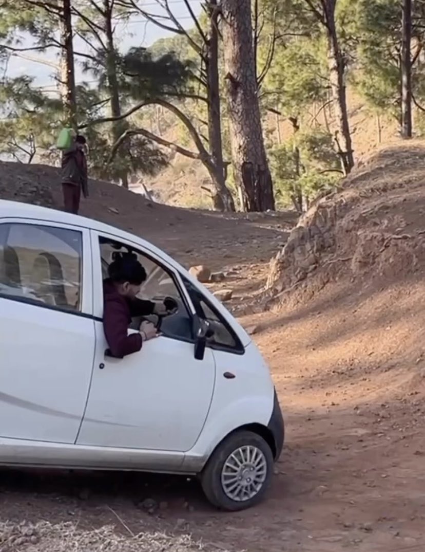 abhaykumar121's tweet photo. Lord alto ki off roading skill dekh ke log ab Tata nano ko gharo se bahar nikalne lage hai….           #alto #lordalto https://t.co/MEA74lx4g7