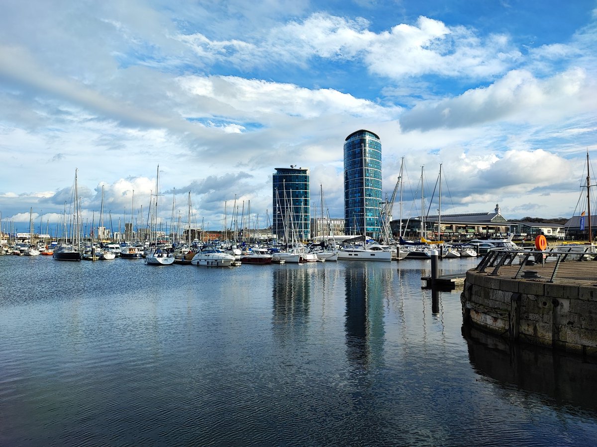 DeneezWilton's tweet photo. I ordered some sunshine and I did get to see it. Still chilly. More photos to come. #ChathamDockside #photography #riverfront https://t.co/DcWvjMCuqH