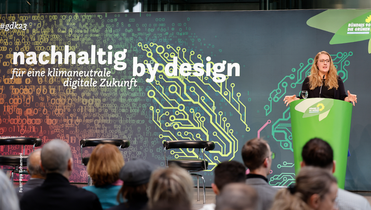 GrueneBundestag's tweet photo. Heute haben wir mit Expert*innen &amp; Fachpolitiker*innen über Digitalität, Nachhaltigkeit &amp; die Frage, wie die digitale Zukunft klimaneutral gestaltet werden kann, diskutiert.
Klar ist: Digitalisierung berührt alle Bereiche &amp; bietet enorme Chancen.

#GrüneDigitalkonferenz https://t.co/KWWLscI0j8