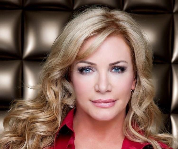 Happy birthday Shannon Tweed Simmons! She s from my hometown. 