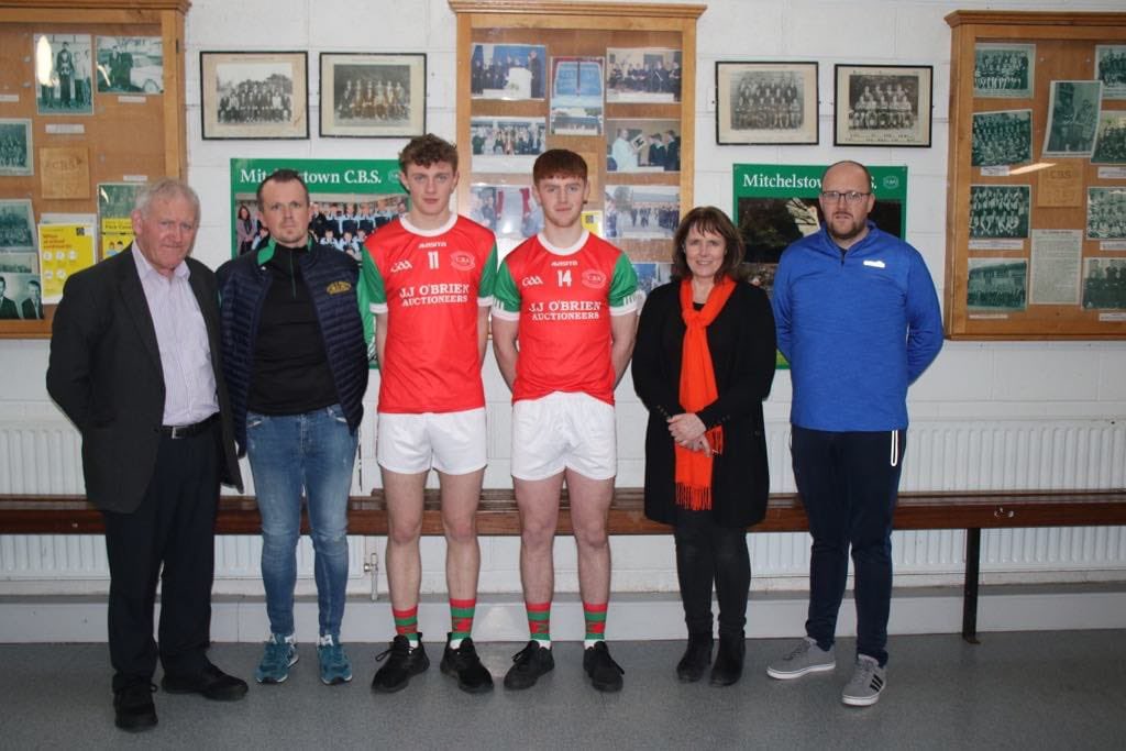 cbssecmtown's tweet photo. Many thanks to JJ O’Brien’s Auctioneers for sponsoring our new kit, just in time for next week’s All Ireland #supportinglocalcommunity https://t.co/CgV2M9Zrmp