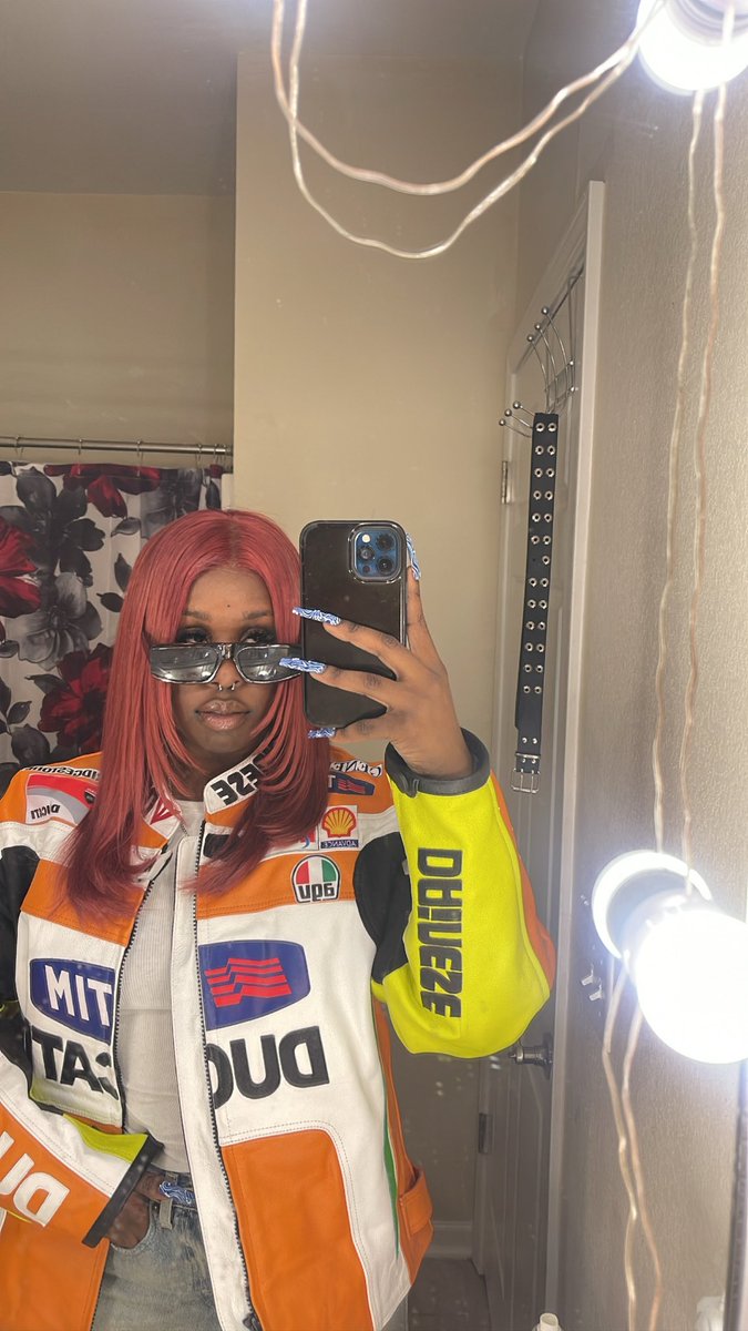 TheMainTalk's tweet image. I don’t know why these hoes can’t stand me I guess I’m too demanding? 🤷🏾‍♀️