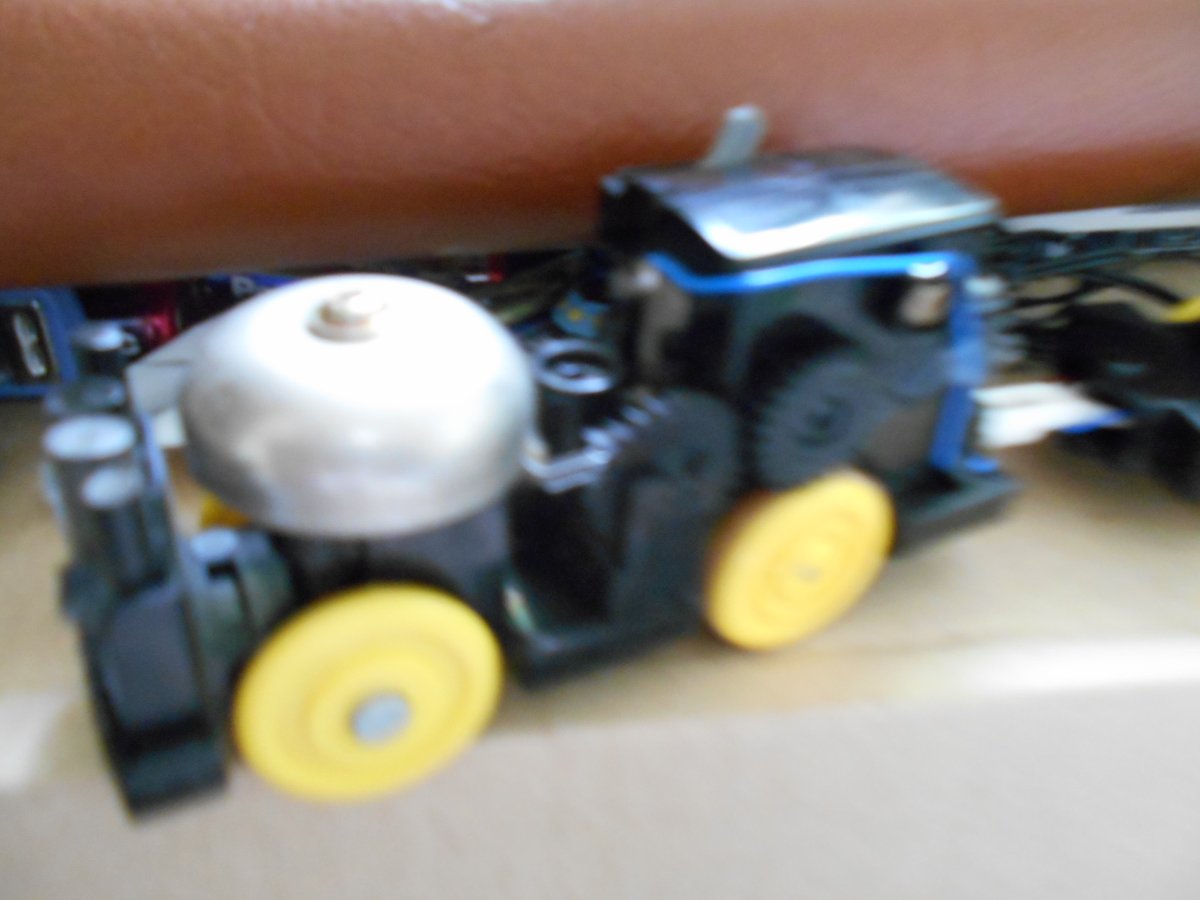 hirataz4's tweet image. いくらEV乗りでも脳内単純かつ老眼気味なんでテスラにゃ乗れず #アイミーブ ですわな。いまどき使うコンピューターが #MSX2 #HitBit やもんなぁ(爆!) 鉄道趣味も #プラレール メインやし。