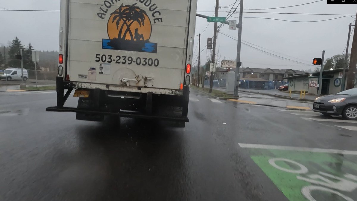 marooko's tweet image. Late start this morning so I drafted this truck for some speed assistance. 🤘🏽#CycleCommuting #DraftingCars