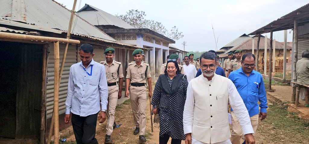 The committee of <a href="/INCIndia/">Congress</a> &amp; <a href="/cpimspeak/">CPI (M)</a> comprising of MPs &amp; MLAs continue to take stock of the situation with heavy police deployment which i have never seen happen as these forces are nothing but an eyewash.