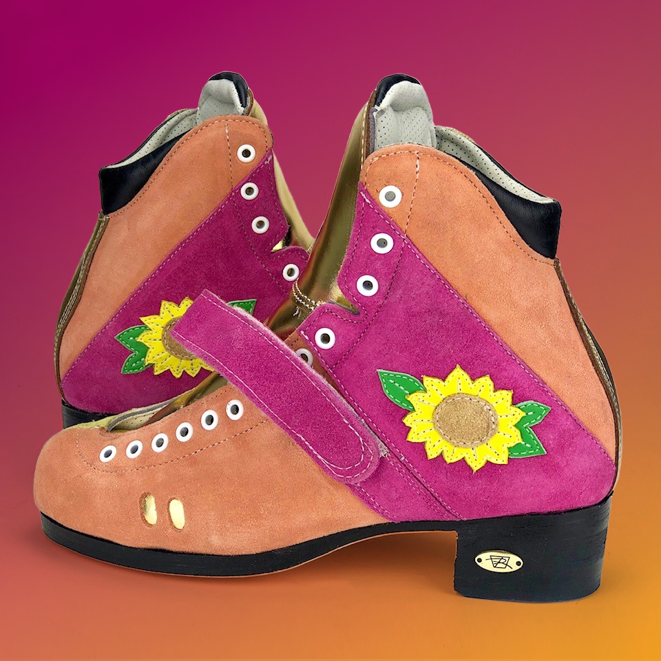 RiedellRoller's tweet photo. Spring is springing in the Customs Department! 🌻🌻🌻 Would you rock these flowery 3200s?
#riedellskates #riedell #riedellroller #rollerskate #rollerskating #rollerskates #rollerskater #quadskates #customskates #handmade #handcrafted #quality #riedellfullcustom https://t.co/fULQfGavfn