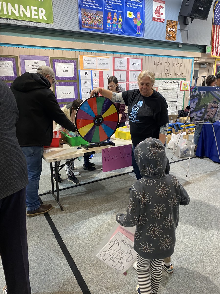 MarkTwainFWPS's tweet photo. We had an awesome Literacy Night last night. Thanks for coming, bullfrogs! #FWPSProud🐸 https://t.co/ZM0cThucWY