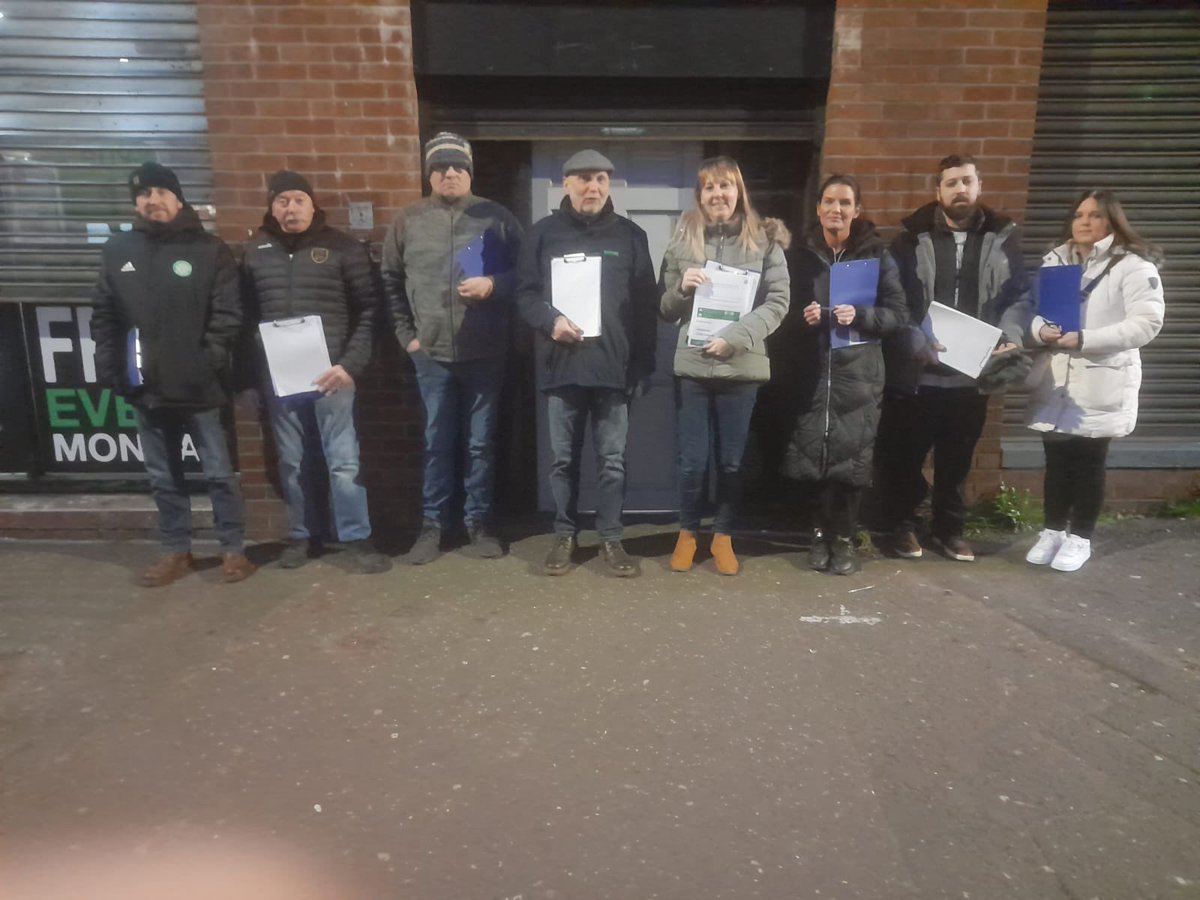 ClonardSF's tweet photo. Members of the Clonard Martyrs Cumann were out canvassing again on Wednesday night, this time around the Cluain Mor area and the Springfield Road. Good engagement and discussion with residents. https://t.co/4zUBHmvhi0