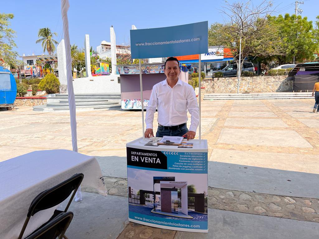 Yatzil_Cons's tweet photo. #YatzilConstrucciones te espera en la “Feria de Crédito y Soluciones de Pago” de #INFONAVIT en #PuertoEscondido, Oaxaca. 

Visítanos este viernes en la Explanada de la Agencia Municipal hasta las 17:00 horas. Conoce la oferta de casas y departamentos que tenemos para ti. https://t.co/bVpxFZ7nsI