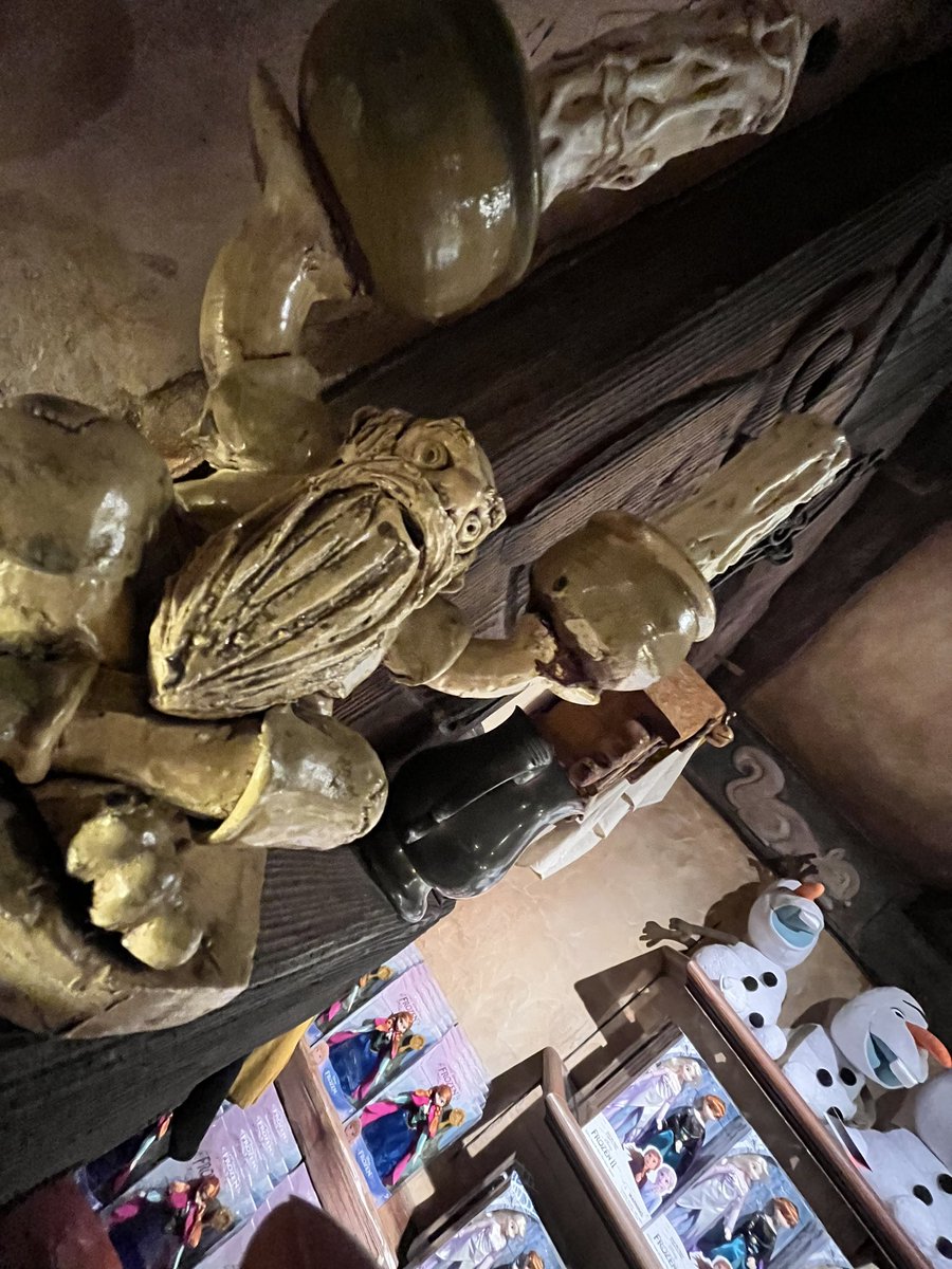 MyDisneyTweets's tweet photo. From inside the Cottage of the Seven Dwarfs behind the castle.

🏰______🏡____

#DisneyStores #DisneyParks https://t.co/0oxNCXaAC5