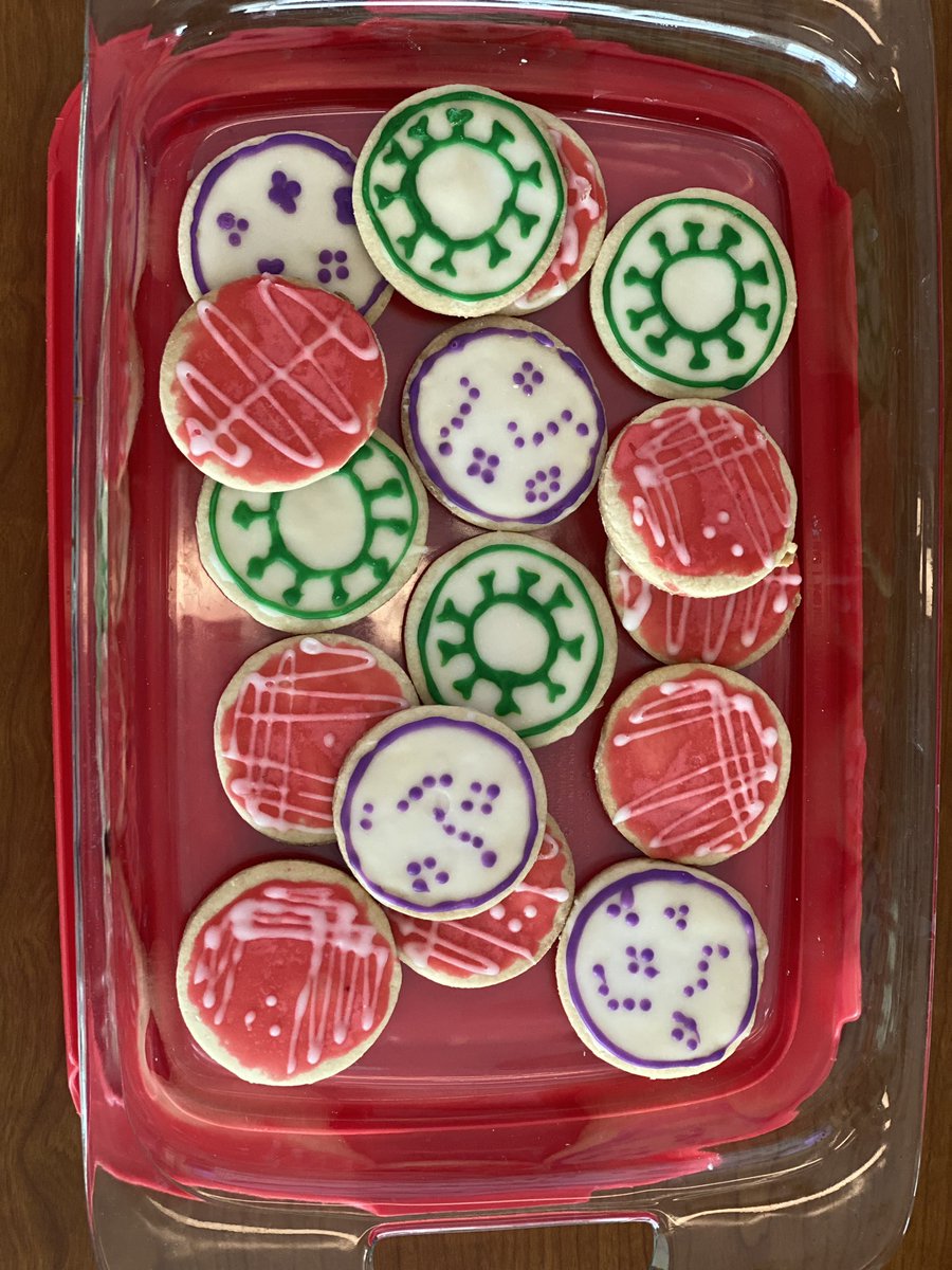 Happy Birthday @ChirchDr ! Microbe cookies courtesy of @JuliaKKostka #IDtwitter