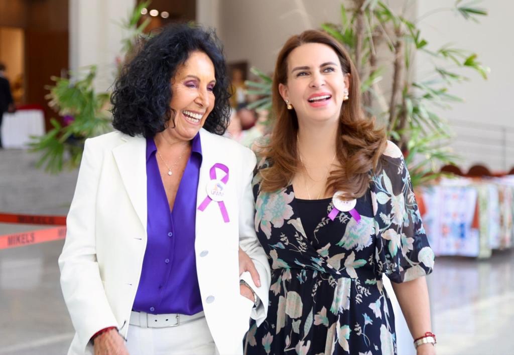 caroviggiano's tweet photo. 📢 En las mujeres está decidir el país que somos y el país que queremos ser.

El Estado de México necesita mucha valentía para no caer en la pérdida de derechos que lamentablemente viven millones de mujeres en México.

📌 Reunión con Unión de Asociaciones de Mujeres Mexicanas. https://t.co/NIB3KYMWIE