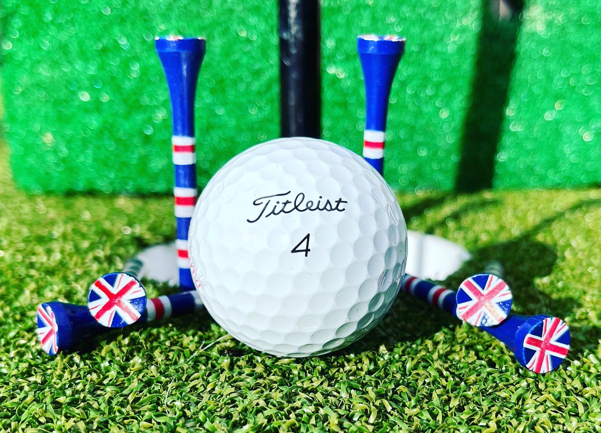 UnionJackTees's tweet photo. BE PREPARED FOR GOLF SEASON 🏌️‍♂️🇬🇧

USE CODE “EASTER” FOR AN AMAZING DISCOUNT 🤫😉

#rangersfc #RangersFC #rangers #rfc #golf #golftwitter #golfcourse #golfers #golftalk https://t.co/RnkekVq64x