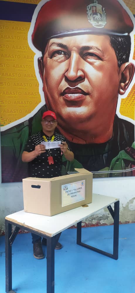 SitramecaB25's tweet photo. #10Mar || 🇻🇪 La Plancha #Base25 continúa demostrando su carácter democrático en las elecciones sindicales del @metro_caracas. Hacemos un llamado a la participación a toda la Clase Obrera.
#SitramecaDecide
#MetroDeCaracas https://t.co/nx7ceuU0lw