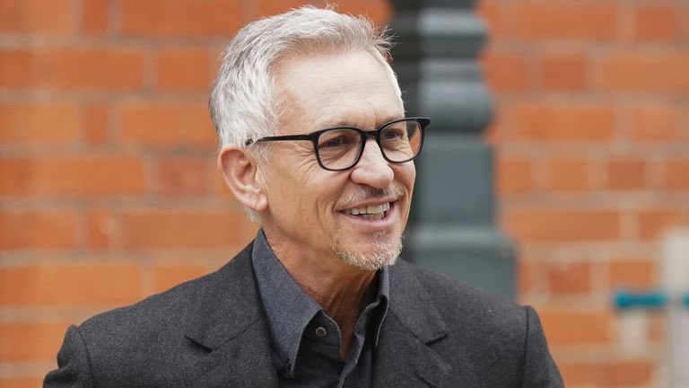 The BBC have suspended Gary Lineker until he apologies and agrees not to post anything critical about the Government on Social Media.

If you stand with Gary Lineker against the Government and the BBC. RT and Like this post to show your support for him.