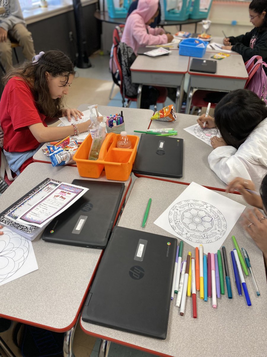 Celebrating SEL Day through art!  @TeamHISD #SELday <a href="/CorneliusElem/">Cornelius Elementary</a> 💕