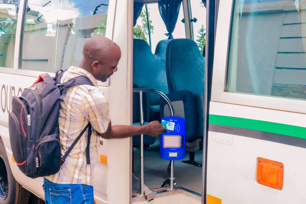 ChronoLogistics's tweet photo. 📍📍Koresha ikarata mu kuriha amafaranga yokwiyunguza mu gihe cose mufashe ingendo mu gisagara ca @MairieBuja mukoresheje ingendeshwa (bus) za @ChronoLogistics
#Burundi
#Transport
#Tourisme https://t.co/dtmLIBYMDL