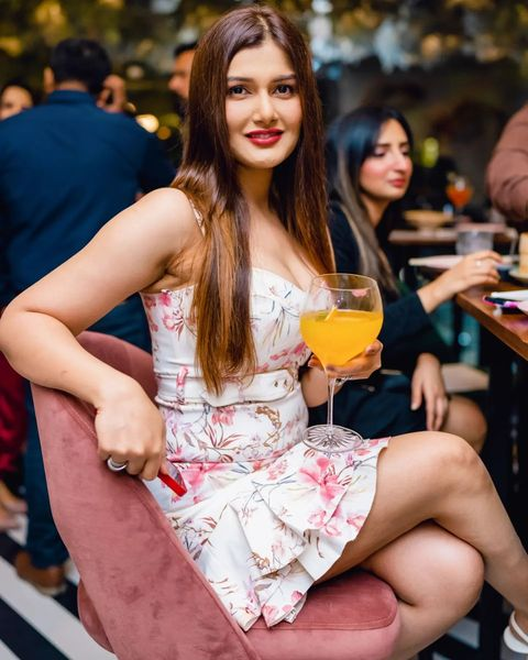 😊
~
#newplace #newplacealert #newplaceintown #bangalorenightlife #bangaloreinfluencers #bangaloreblogger #bangalore #panasian #panasianfood #nightlife #dinner #influencer #blogger #bangalorediaries #food #foodies #forevernew #whitedress #floraldress #white #launchparty #19years