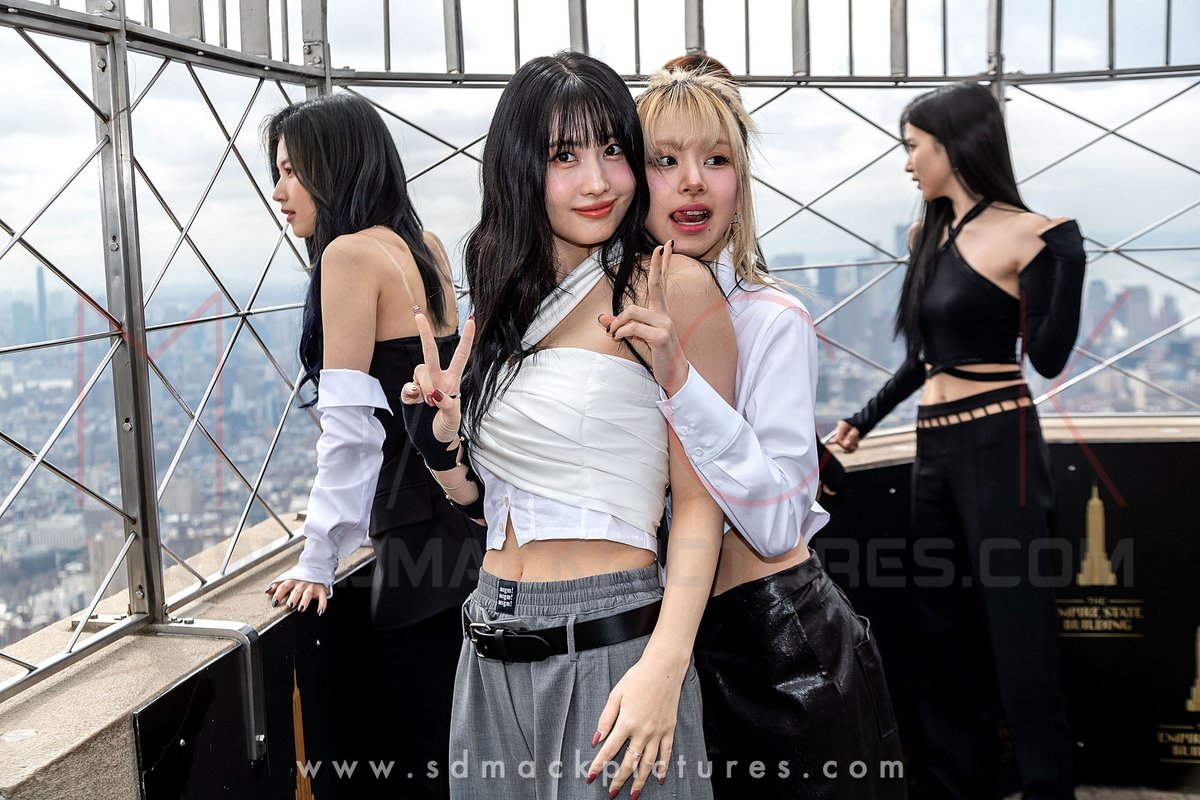 sdmack's tweet photo. New York, NY - March 10:  Momo, Chaeyoung at the ceremonial lighting of the Empire State Building by TWICE to celebrate their partnership with Musicians On Call at The Empire State Building on March 10, 2023 in New York, NY. (Photo by Steve Mack/S.D. Mack P https://t.co/UOxvsOsXbk