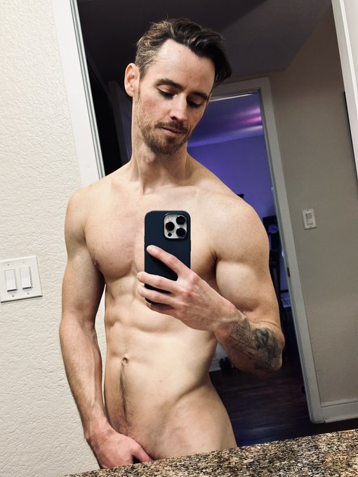 Good morning. 😊 https://t.co/dqmABH0Uyo<a href="/tag/shibari"class="tags"><span>#shibari</span></a><a href="/tag/ropeart"class="tags"><span>#ropeart</span></a>