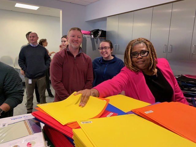 sowma's tweet photo. TY @CullinanOnco staff & CEO Nadim Ahmed for collecting & customizing school supplies and #backpacks for students facing #homelessness.
@lifesciencecares is a catalyst between leaders in #lifescience and local nonprofits working to #makeadifference ๐โค๏ธ
#partnerforgood #sowma https://t.co/Z1f6mypNFD