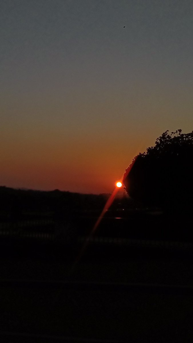 samuelmao_'s tweet photo. Fotos atardeceres preciosos>>> https://t.co/BvIMpU0Tl9