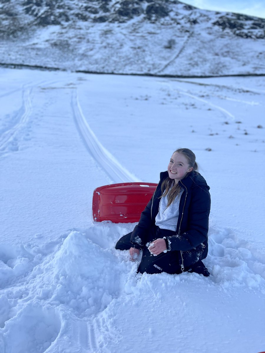 JaneCCowley's tweet photo. These are the best days ♥️❄️♥️ nothing at sea level in #maughold so good clinic and then out to play on the sledges 👌🏻⛄️❄️🥶🇮🇲 https://t.co/rTauAfL3dJ