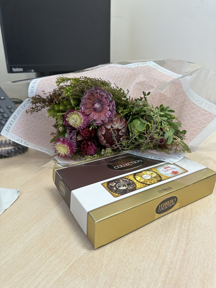 StrattonCommun1's tweet photo. A lovely Thank you from our 2 1st year student nurses. So proud to be at the start of their nursing journey. Both will make amazing nurses. @JessSpettigue https://t.co/H919lQb68j