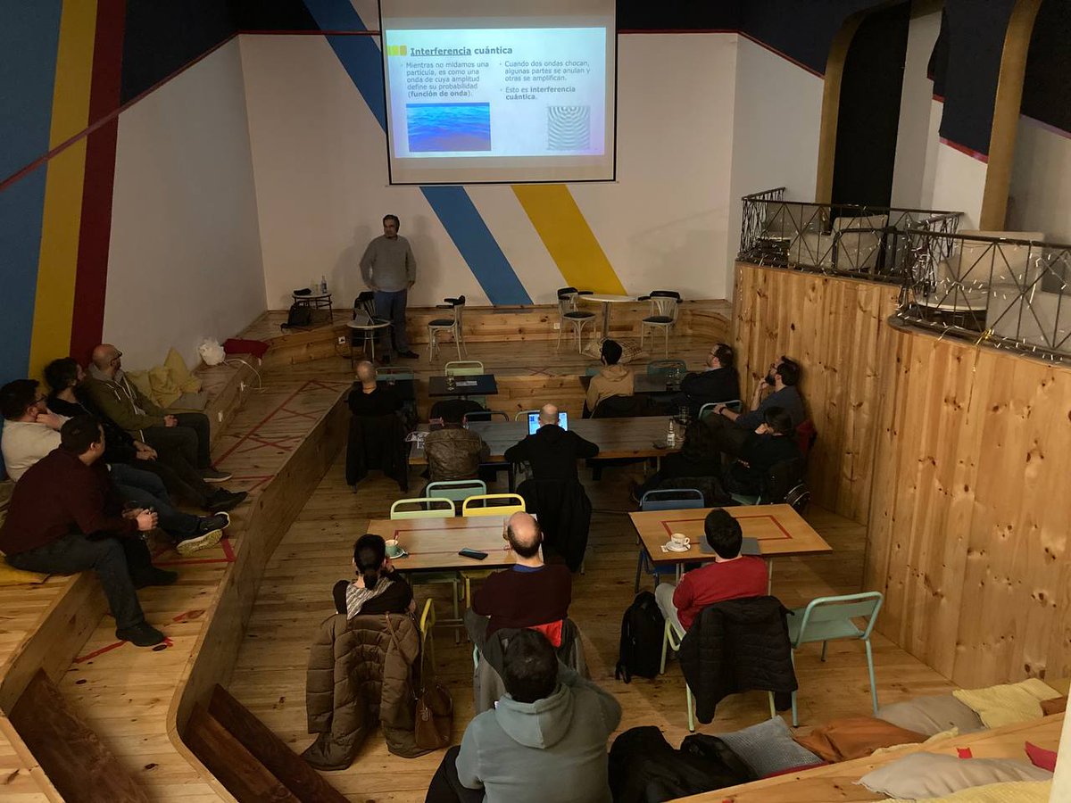 pythoncoruna's tweet image. Descubrindo o mundo da Computación Cuántica da man de @emosqueira  en #PythonCoruña #Python #QuantumComputing #Python