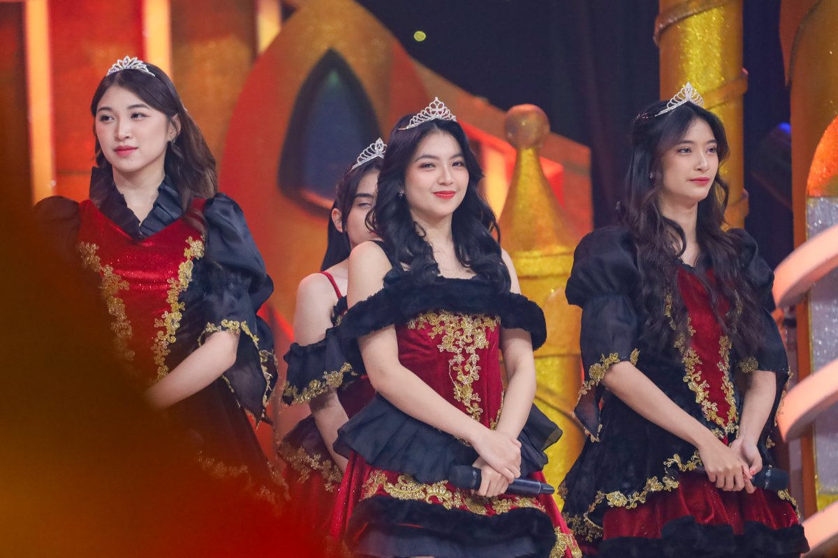 aspret48's tweet photo. Gre @S_GraciaJKT48 HUT ANTV 30th https://t.co/vNas9ulKZ6