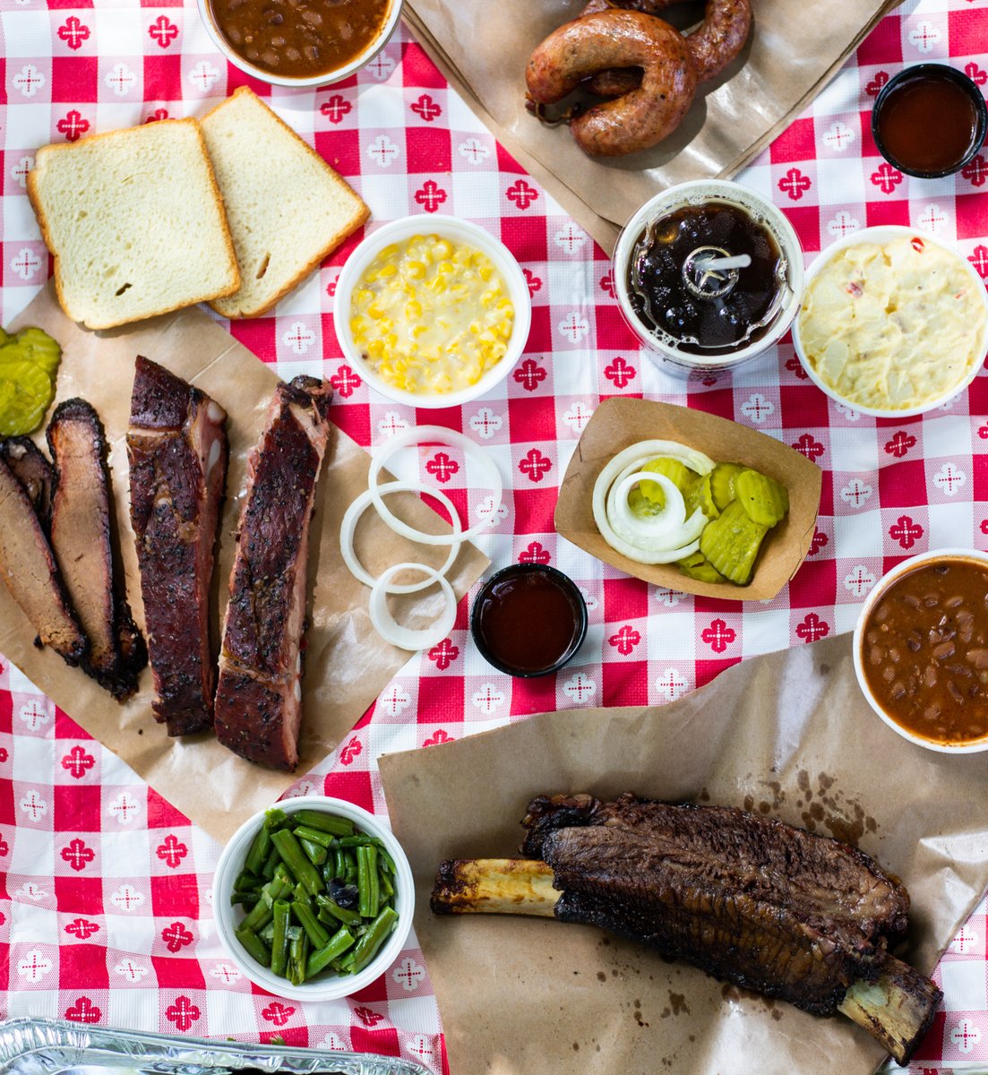 It's #SpringBreak, Bobcats! 🙌 Kick off the weekend by grabbing some Central Texas BBQ for a riverside picnic or a study-free afternoon on our back patio! 🤠