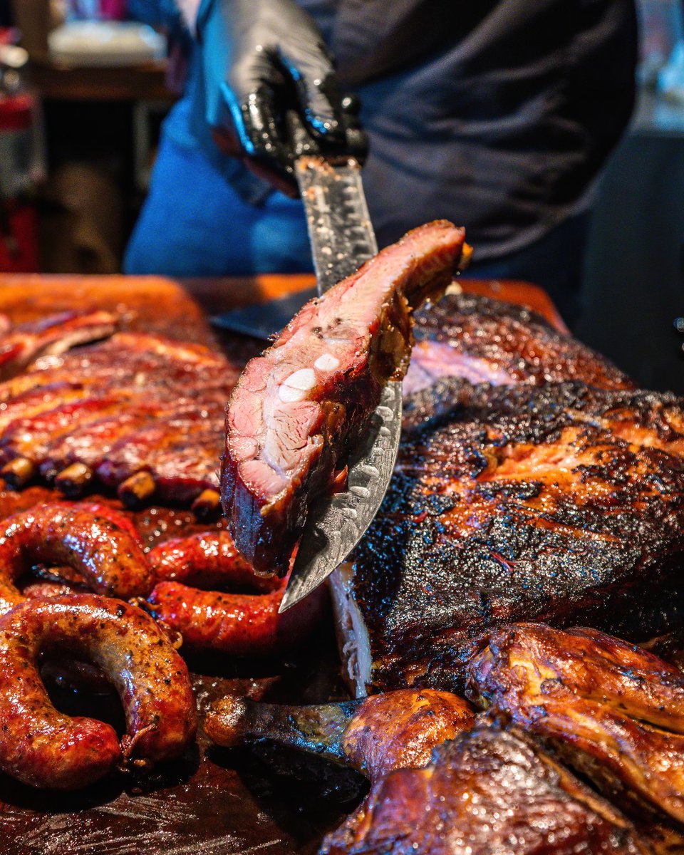 Blacks BBQ Austin tweet media