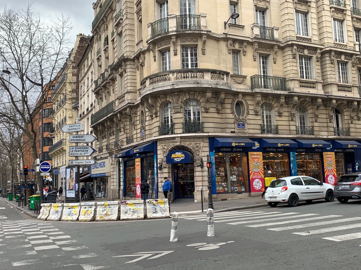 sw_rox's tweet photo. Another day, another rock drop. This time we stopped by our favorite Parisian comic store, @AlbumComics, and left the Ahsoka Trooper. Can’t wait to see if someone lets us know they found it 🧡🤍🧡 

#StarWars #CloneWars #Ahsoka @HerUniverse @deebradleybaker https://t.co/CvS525YiQy