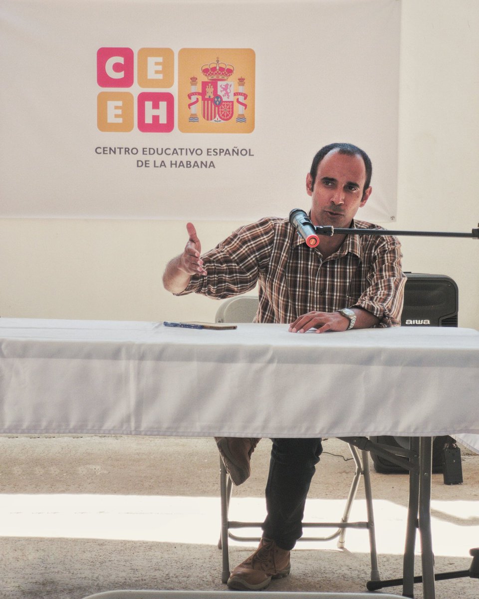 OficialCeeh's tweet photo. 📖 La Cátedra Juan Luis Vives convoca nuevamente al Profesor Fabio Fernández a nuestra sede de secundaria y bachillerato. Su ponencia: Cubanos en la Guerra Civil Española https://t.co/H3MW87EApm