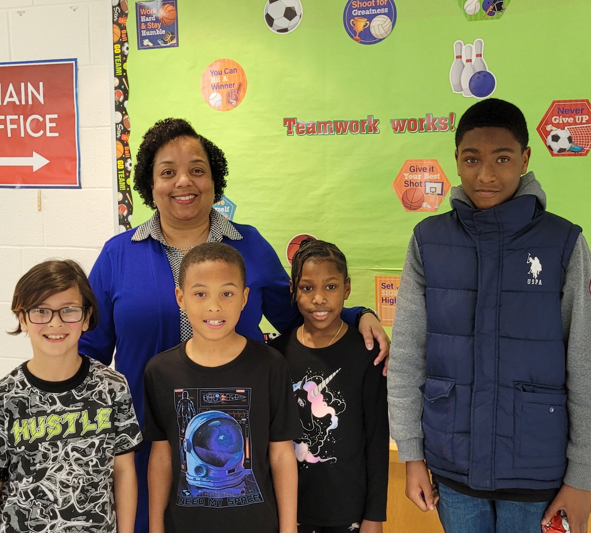 Mrs_GordonFES's tweet photo. Congrats to these @MTCChampions #SCOREcard winners! They are successful, organized, respectful/responsible &amp; engaged. Way to go, Champions! @HCS_TitleI @HamptonCSchools https://t.co/ctelMHlBfG