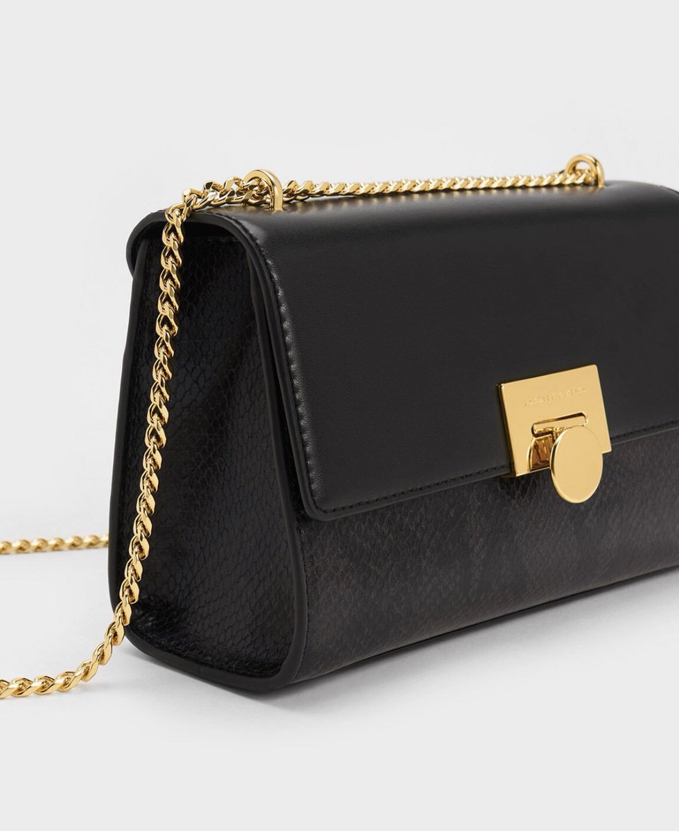 ChoiceUpscale's tweet photo. CHARLES &amp; KEITH

372 sr 

شامل ⚠️ https://t.co/cynPgE15LP