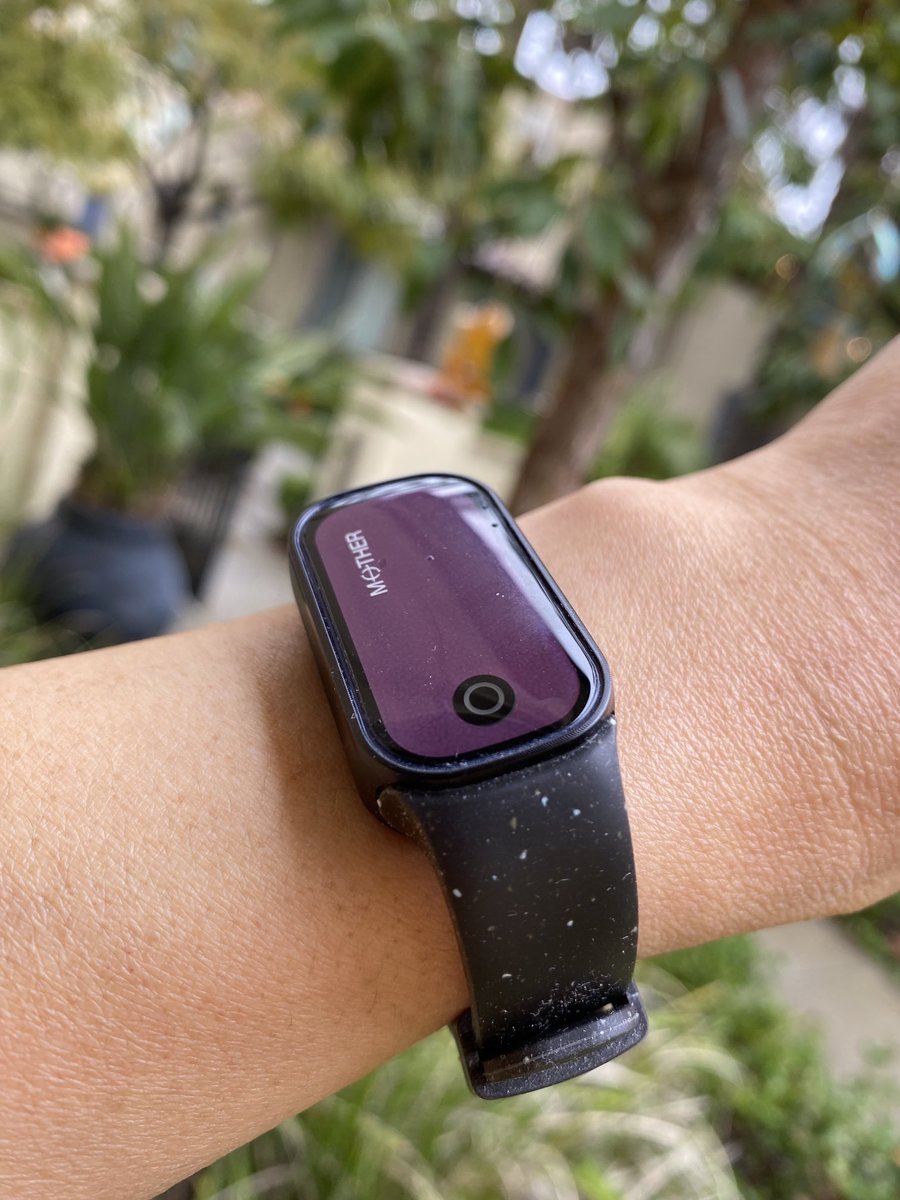 TransSiP's tweet photo. I never need to worry about charging this health bracelet since my trip to CES Vegas in Jan, because my body heat is the energy source!  So happy with it, not to mention its accuracy, hospitals and clinics in Japan are using it. What’s more, No Carbon Emissions at all. #TransSiP https://t.co/4YWNZ7kTqA