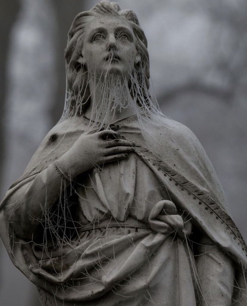 AcademiaAesthe1's tweet photo. Bremen, Riensberger Cemetery https://t.co/55urHqX9L1