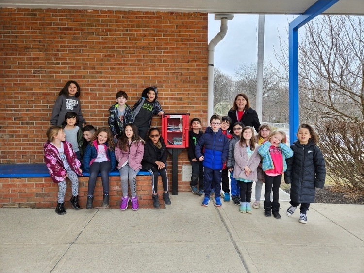StonyBrookElem's tweet photo. Today was our last day of Read Across Stony Brook. After hearing a riddle every morning this week, students finally got the answer. Our Little Library is now open! Come check it out! Remember, if you take a book, leave a book. 😊 https://t.co/3niDk79NbH